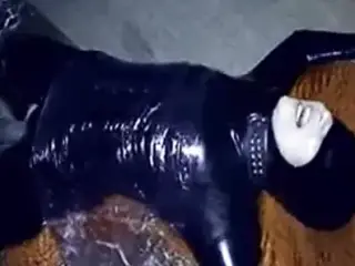 la machine a penetrer