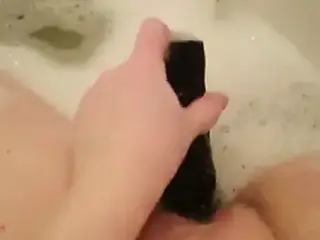 Badewanne mit Dildo