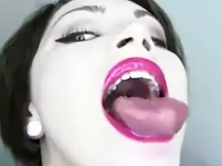 Hot Lips 2