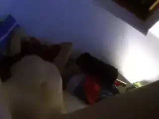 Blind und gefesselt mit Dildo zum Orgasmus gefickt