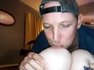 SUCKIN ON DEM TIG-OH-BITTIES!!!!