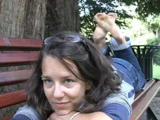 French barefeet hippy girl