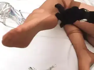 Blonde feet elegance