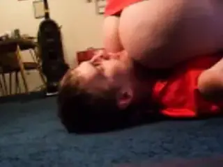 amateur facesitting 64