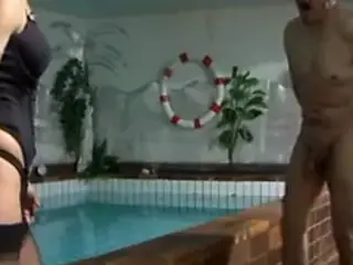 Plausch im Schwimmbad
