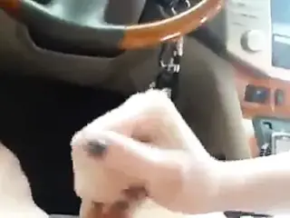 Car handjob with cumshot