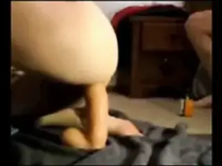 Su dildo com Guga no quarto