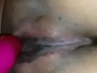 le encanta su juguete