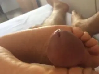 Sole play footjobe