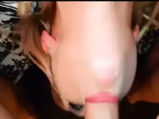 Ramona bekommt einen geilen Deep Throat