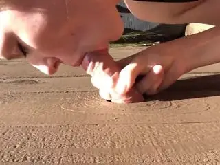 BLONDE AMATEUR OUTDOORS GLORY HOLE