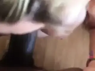 Son mari es au boulot je m'occupe d'elle!!