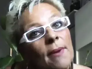 German mature milf showing hot to suck a dick