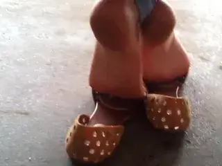 hot shoeplay under the bench