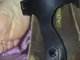 Milf in Birkenstock Gizeh