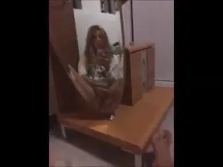 Fingering in the mirror