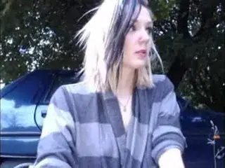 blonde outdoor play on cam