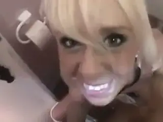 Auf dem Klo der Eisdiele gefickt