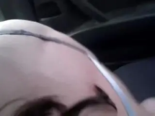 Blowjob in the car and cum load