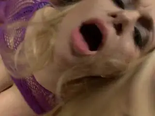 Salacious pornstars organize an inviting orgy at their apartment