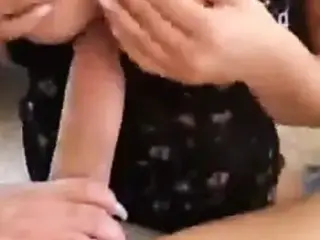 tettona dionda succhia cazzi.