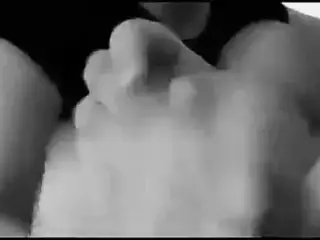 Azgin adam kendini karisina bosaltiyor