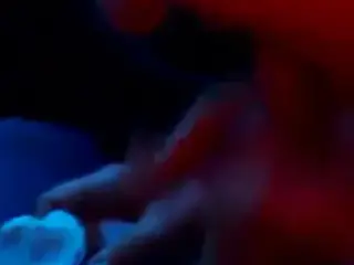 Geile Nutte bekommt die Sahne ins Maul