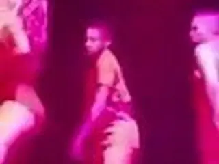 Jlo shaking it