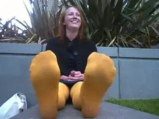 smelly yellow nylons