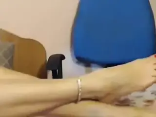 pedicure toes nails red barefeet