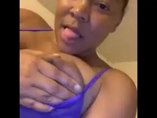 she facebooking dat azz