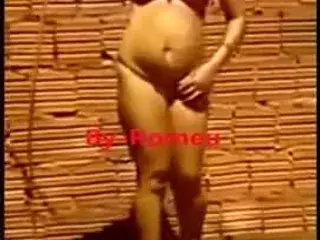 mae sensualiza na mangueira enquanto filha filma