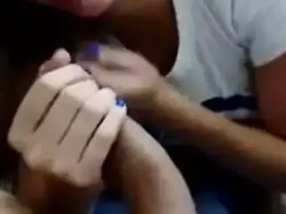 Loirinha mamando e dando