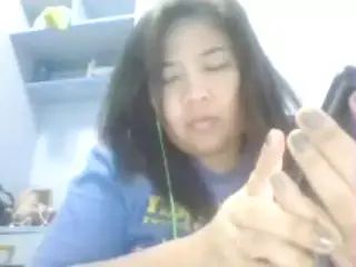 chubby filipino queenmeve uses phone as vibrator-p1 (1)