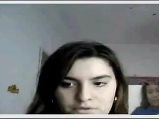 Phillipnes girl shows boobs on cam