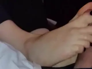 Wife Footjob w Cumshot