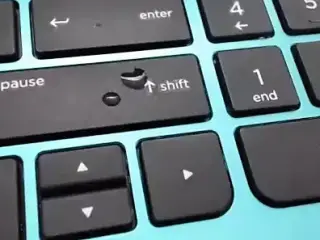 Faith Hatch squirts upclose