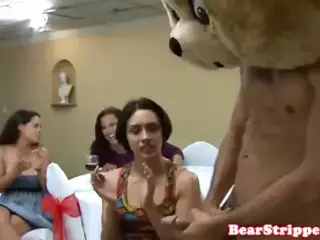 OMG my fiancee got facialized at sexparty