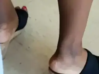 Ebony Mature feet in Wedges