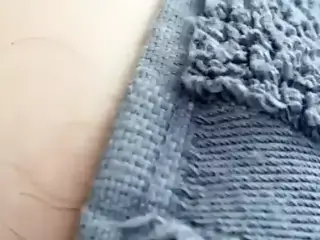 gros seins avec tetons qui pointent