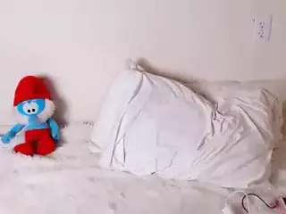 Sexy chick plays with young sweet vagina