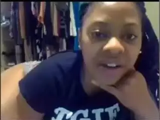 Black webcambabe teasing