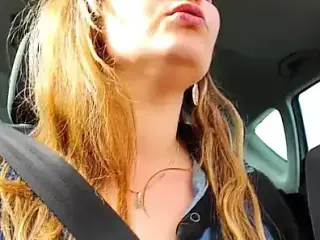 car cum face the parking lot of a supermarket