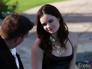 Blindfolded fingered babe