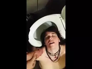 Piss swallowing slaut