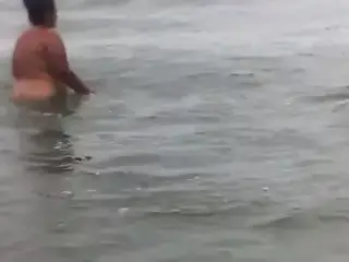 2 Mary fazendo nudismo na praia parte 2