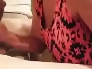 cette gourmande a besoin de deux bites