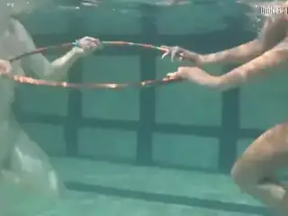 Bad quality underwater lesbian show