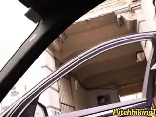 Gorgeous hitchhiker tastes hot cum during her free ride
