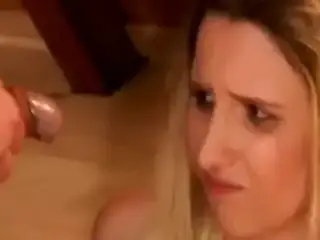 She dont like swallow piss